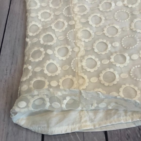 Van Heusen Sleeveless Lace Front Cream Top, Size M - Picture 4 of 8